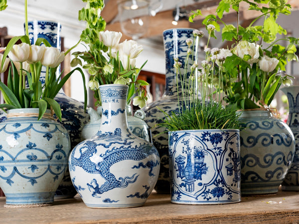 How to Decorate With Chinese Blue & White Porcelain