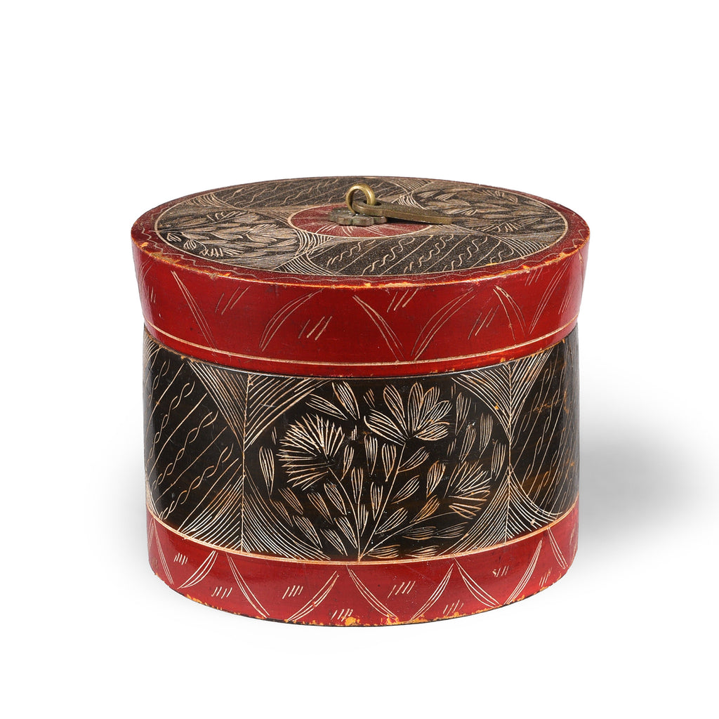 Scratchwork Lacquer Pot From Kutch - 19th Century