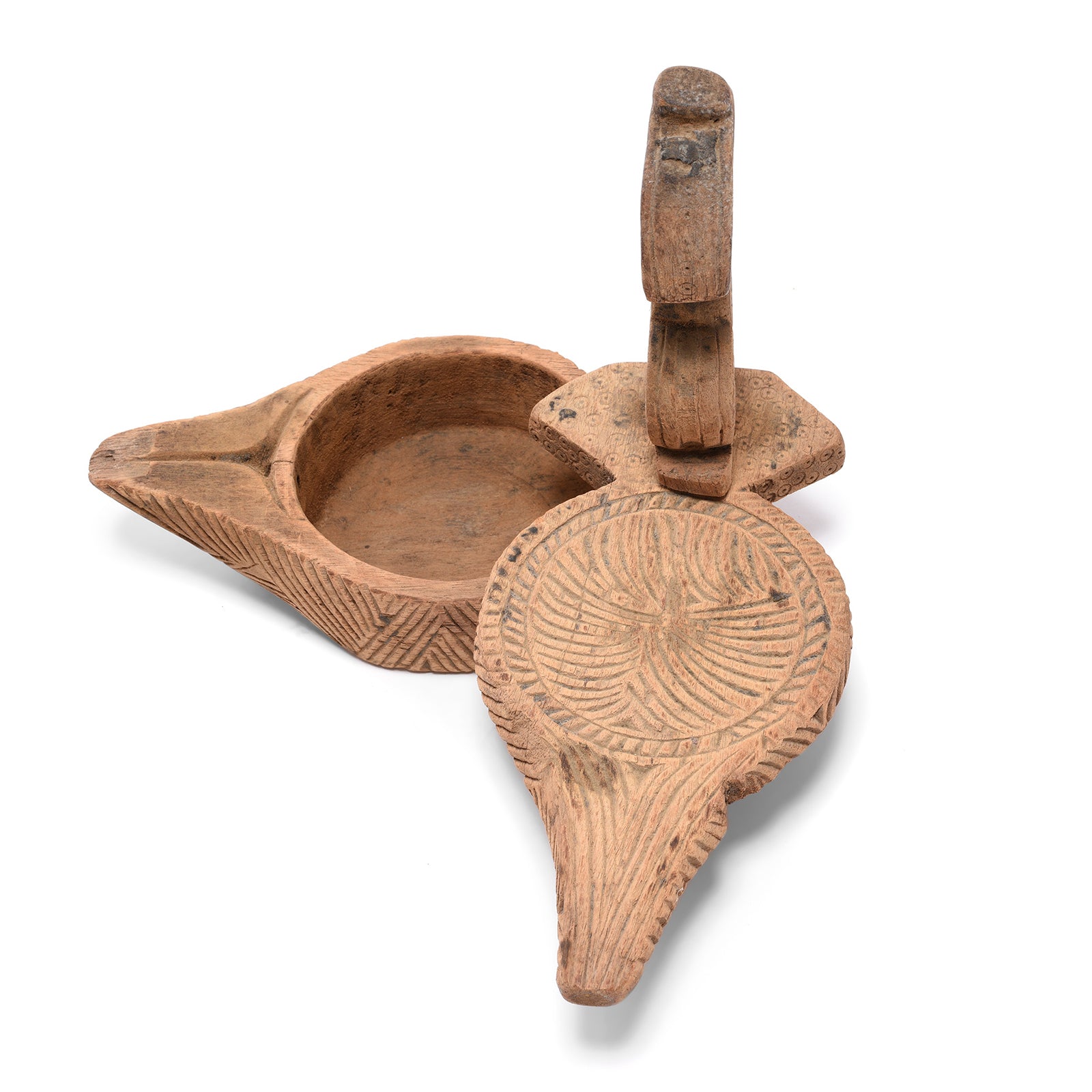 Carved Teak Tika Box From Rajasthan - Ca 1920 Carved Teak Tika Box From Rajasthan - Ca 1920