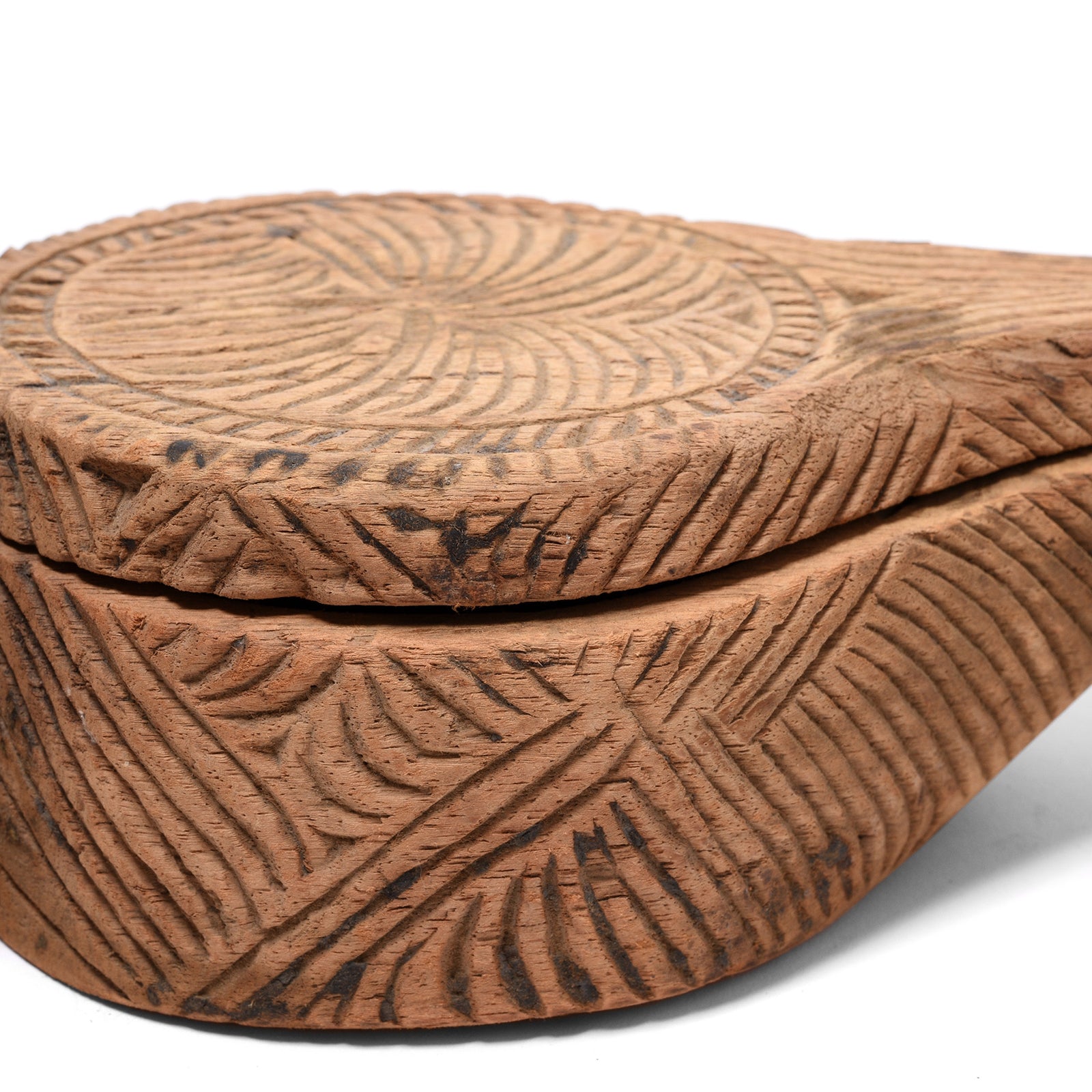 Carved Teak Tika Box From Rajasthan - Ca 1920 Carved Teak Tika Box From Rajasthan - Ca 1920
