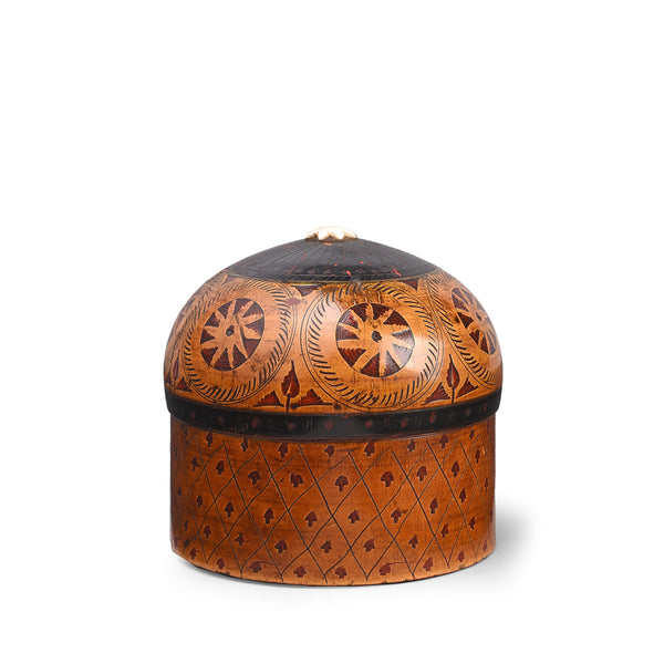 Scratchwork Lacquer Pot From Sindh - 19th Century
