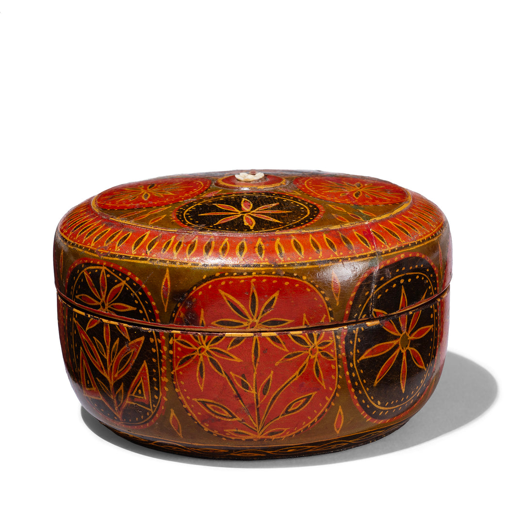 Other Side Of Antique Indian Scratchwork Lacquer Pot From Barma