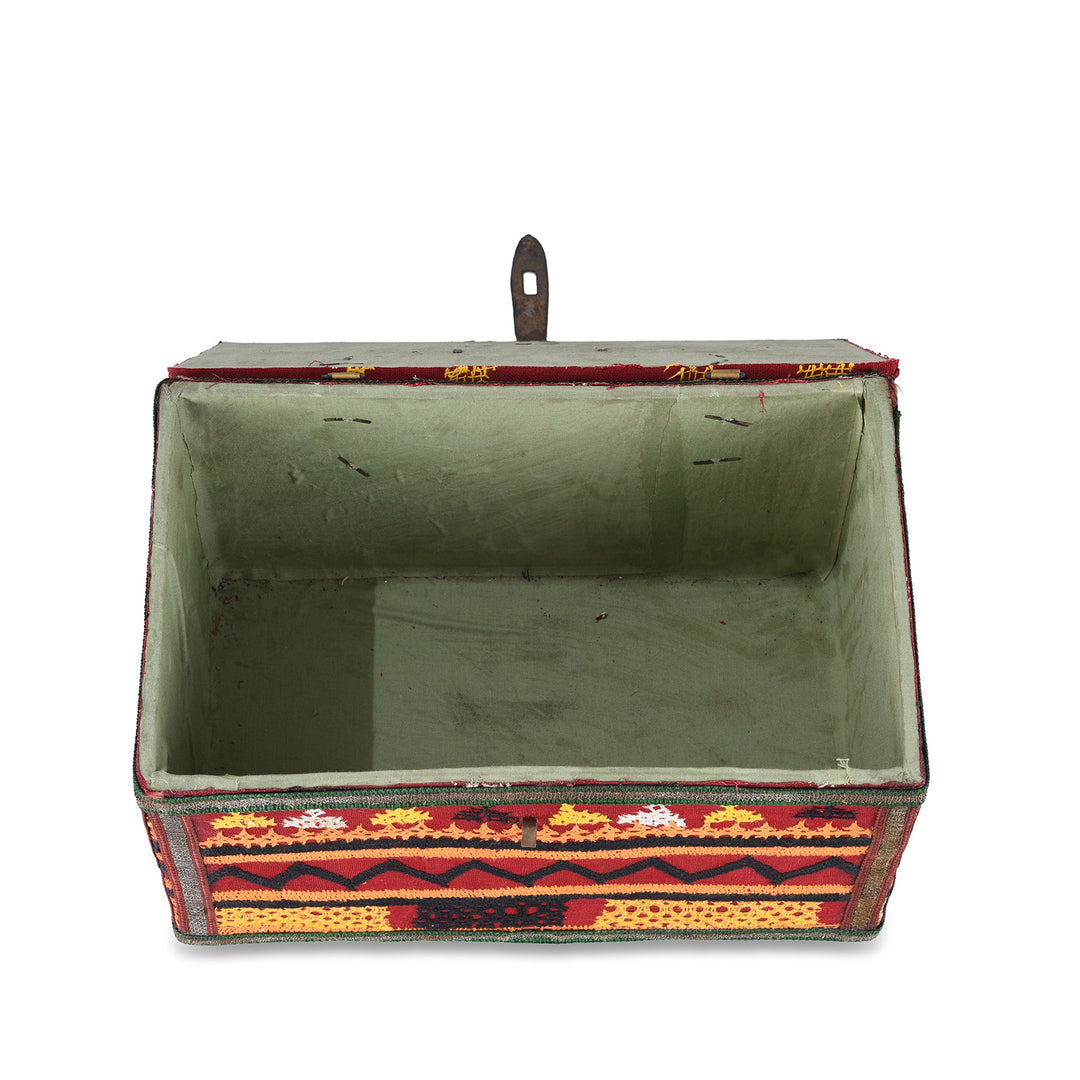 Inteiror Of Vintage Patterned Textile Box From Rajasthan | Indigo Antiques
