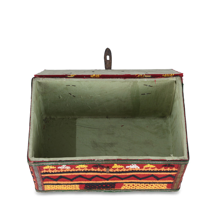 Inteiror Of Vintage Patterned Textile Box From Rajasthan | Indigo Antiques