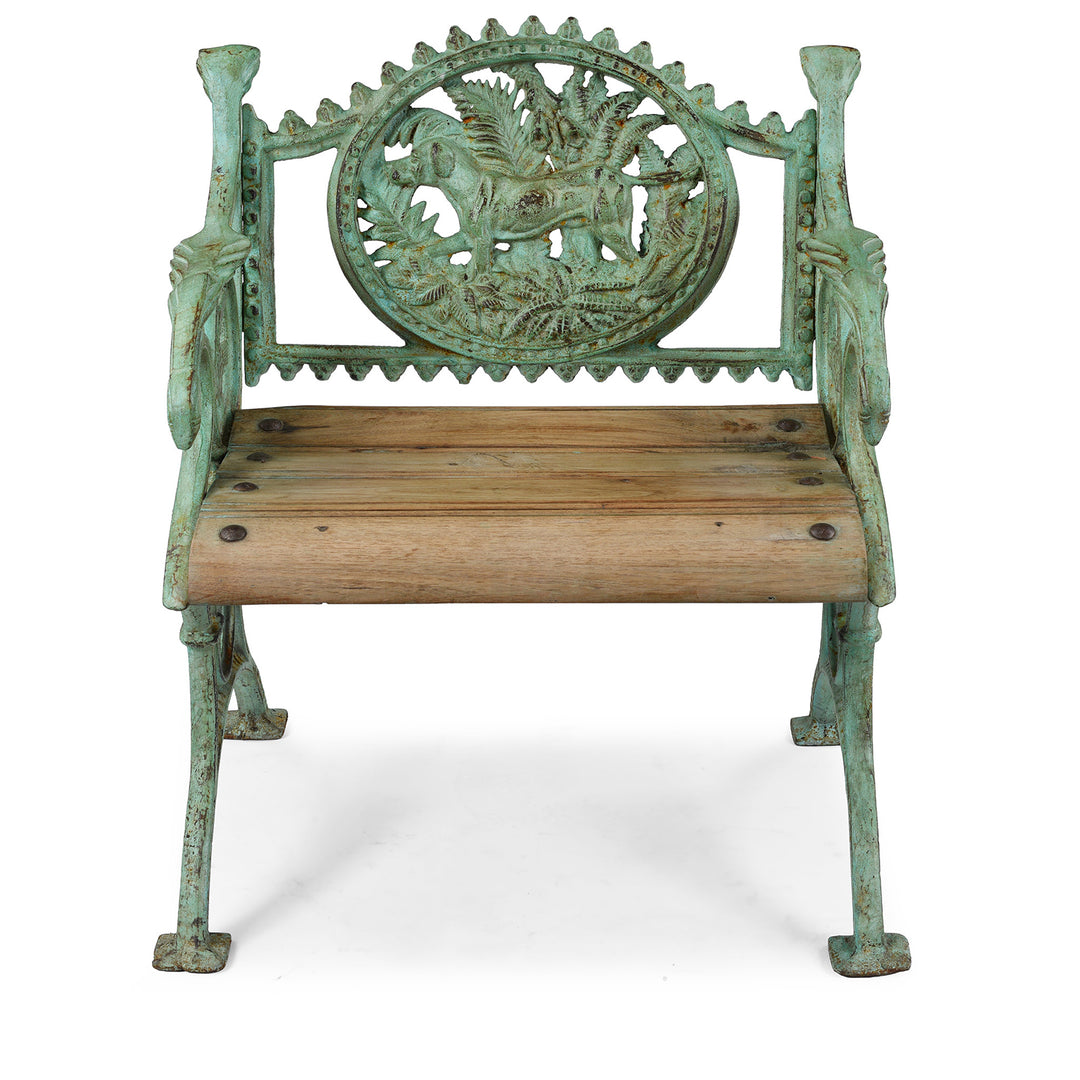 Reproduction cast iron garden seat with dog motif €“ heavy€‘duty vintage-style outdoor seat featuring detailed dog-shaped design and slatted timber seat