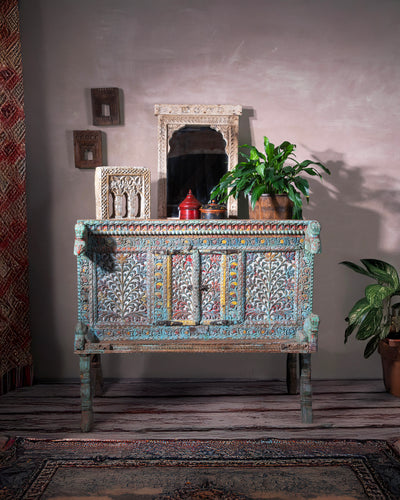 Instagram post from @indigoantiques