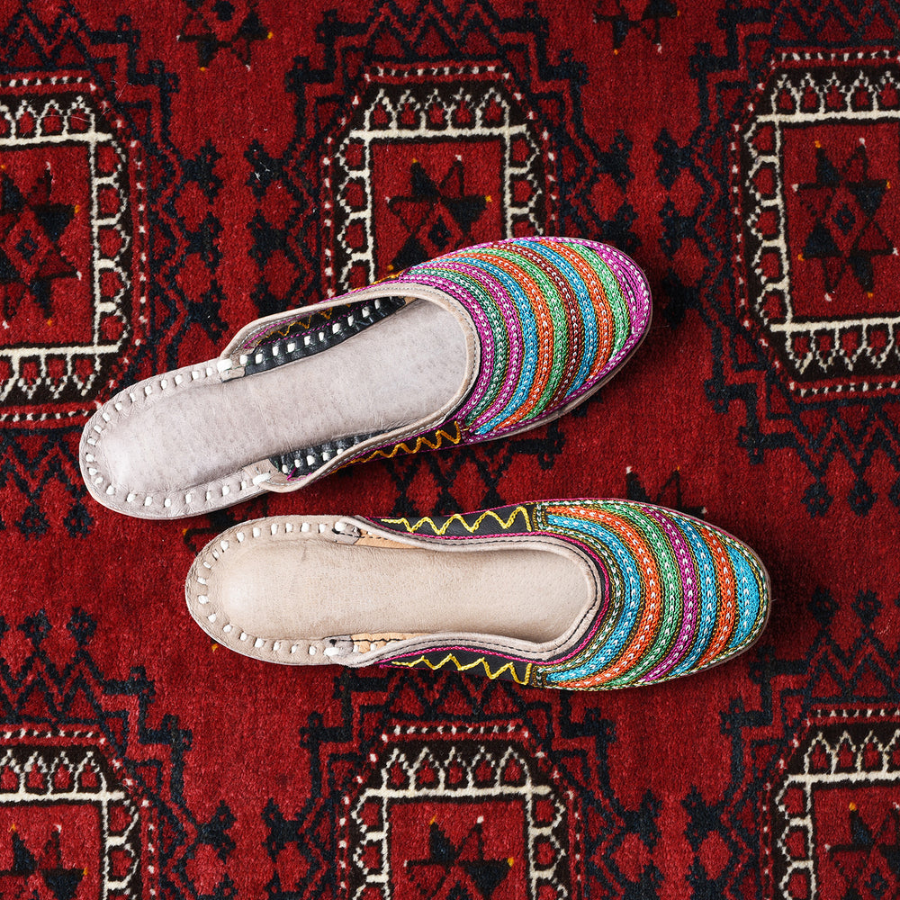 Handmade Indian Jutti Slippers. Embroidered Leather | Indigo 