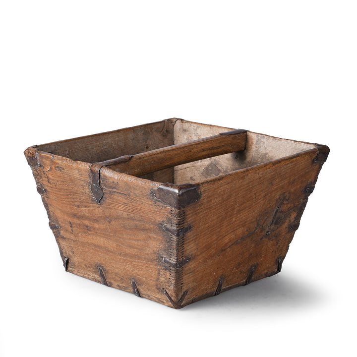 Antique Poplar Wood Market Trug With Handle And Rustic Patina