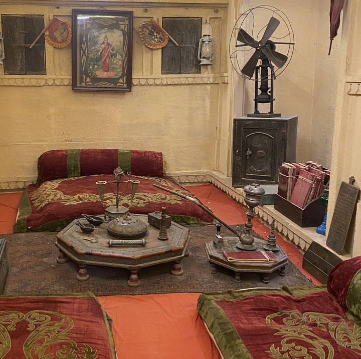 Antique Indian Bajot usage in the Patwaon-Ki-Haveli in Jaisalmer | Indigo Antiques