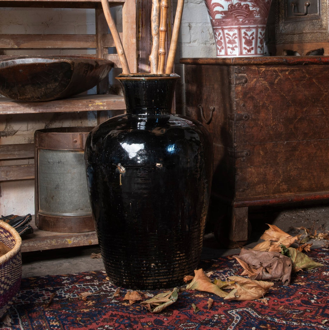 Black Glaze Chinese Storage Jar From Shanxi - 19th Century