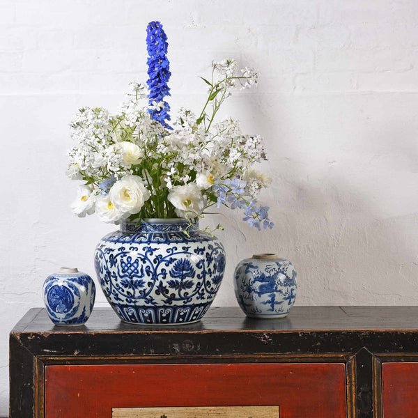 Blue & White Porcelain Jardinière - Trailing Leaf Design - (Ming Style)