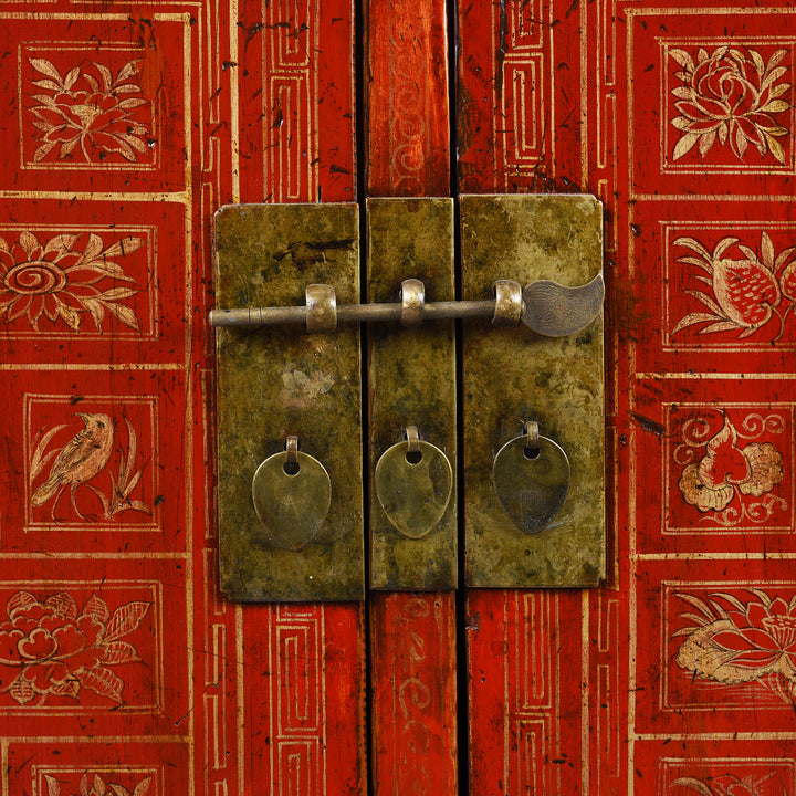 Latch Detail From Antique Red Lacquer Chinese Sideboard From Dongbei - Ca 1920 | INDIGO ANTIQUES