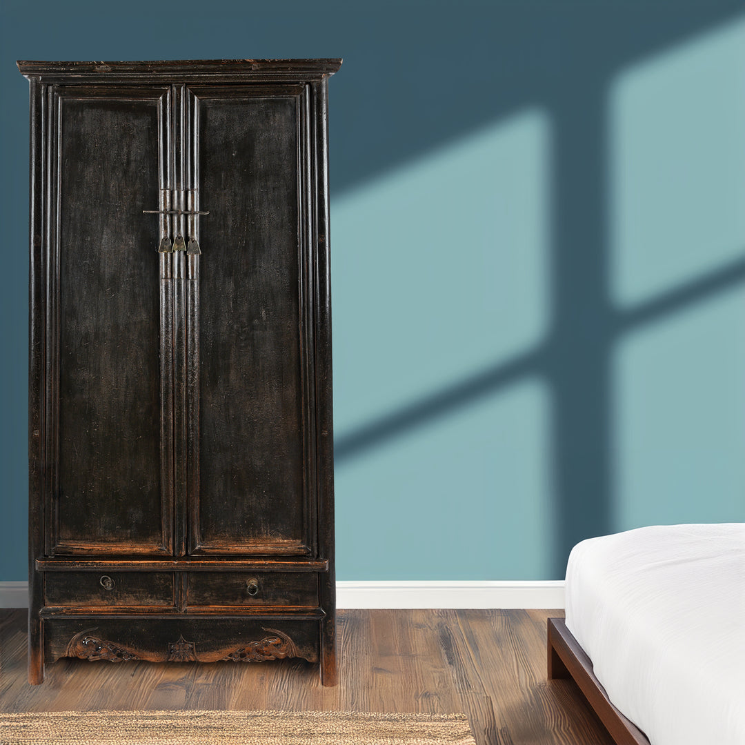 Black Lacquer Taper Cabinet From Shanxi - 18th Century