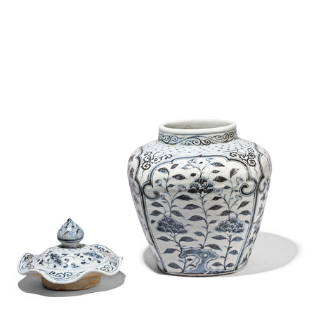 Hongwu Blue & White Porcelain Frilled Ginger Jar  - Floral