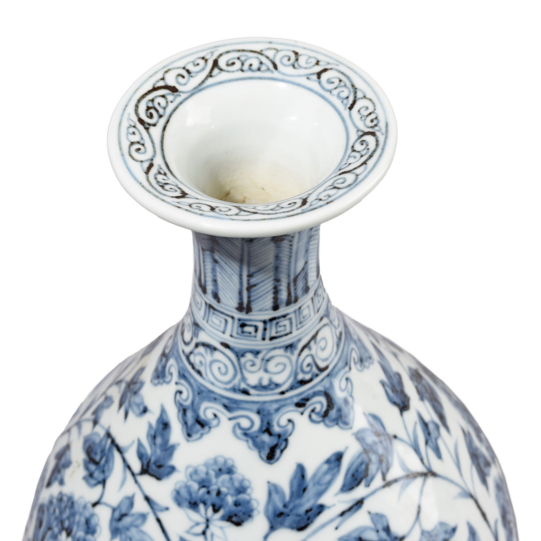 Rim of a Reproduction Chinese Blue & White Porcelain Yuhuchunping Vase | Indigo Antiques