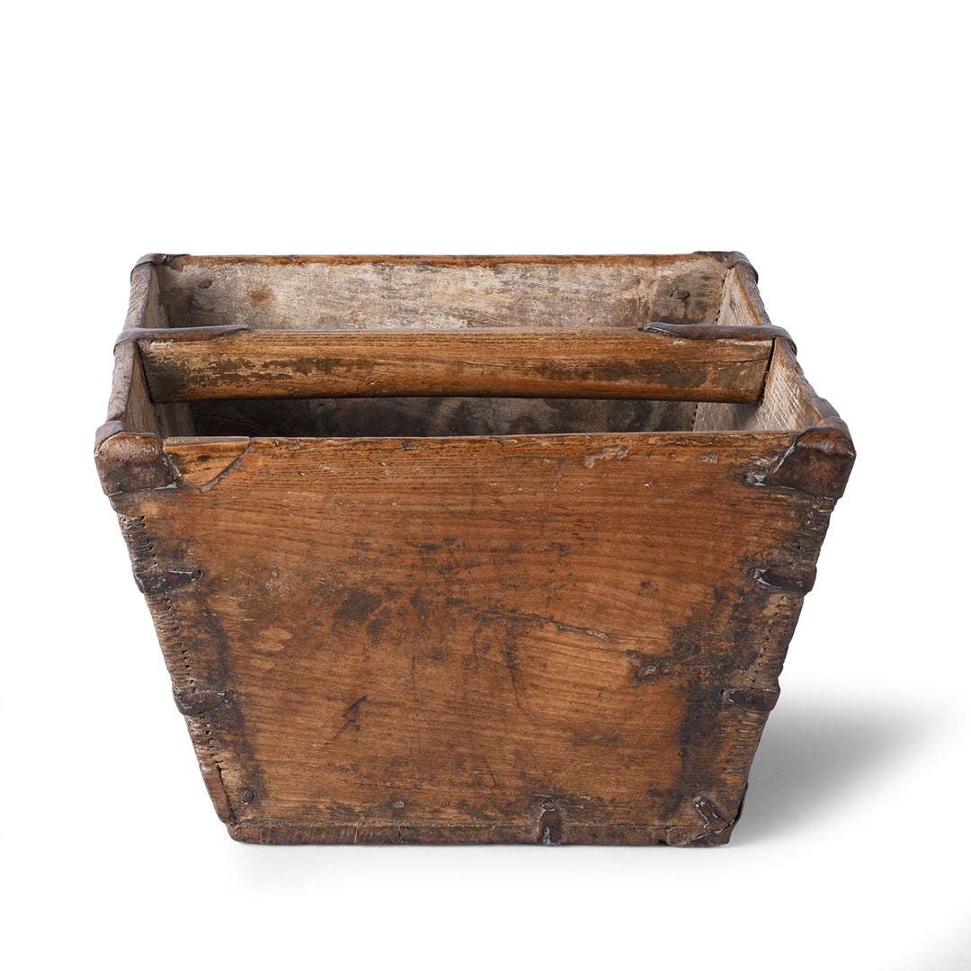 Antique Poplar Wood Market Trug With Handle And Rustic Patina
