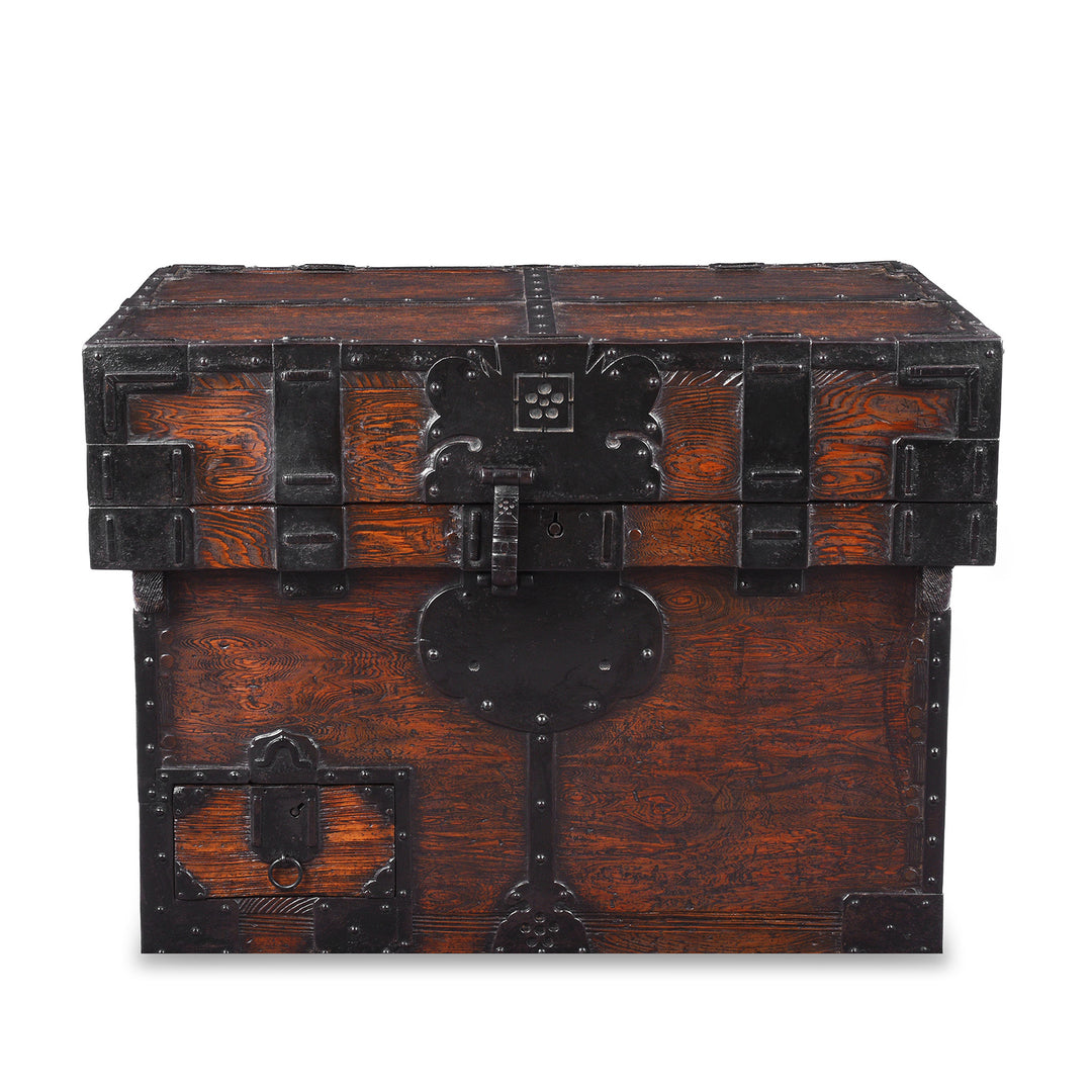 Antique Japanese Nagamochi Kuruma Chest 