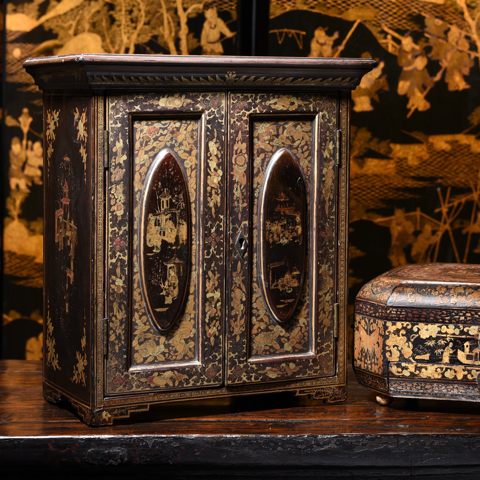Gilt Black Lacquer Chinese Export Jewellery Cabinet - Early 19thC Gilt Black Lacquer Chinese Export Jewellery Cabinet - Early 19thC