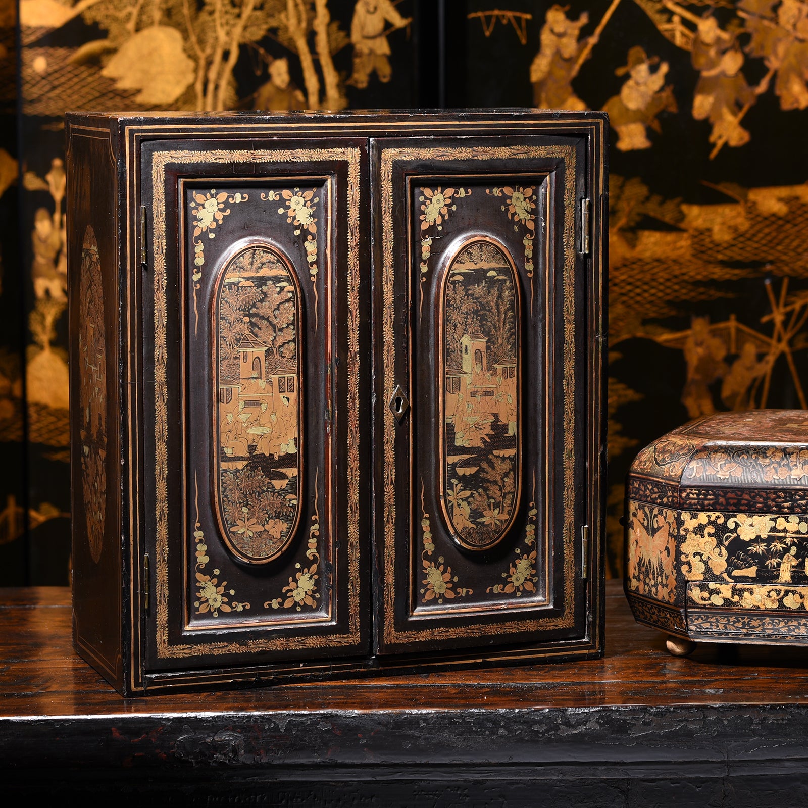 Black Lacquer Canton Export Jewellery Cabinet - Early 19th Century
