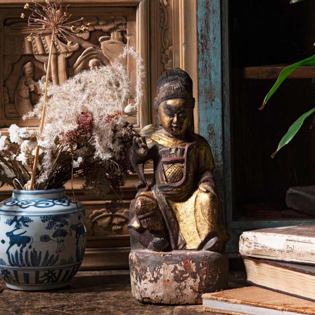 Qing Dynasty Guan Yu Figure - 18th Century Indigo Antiques