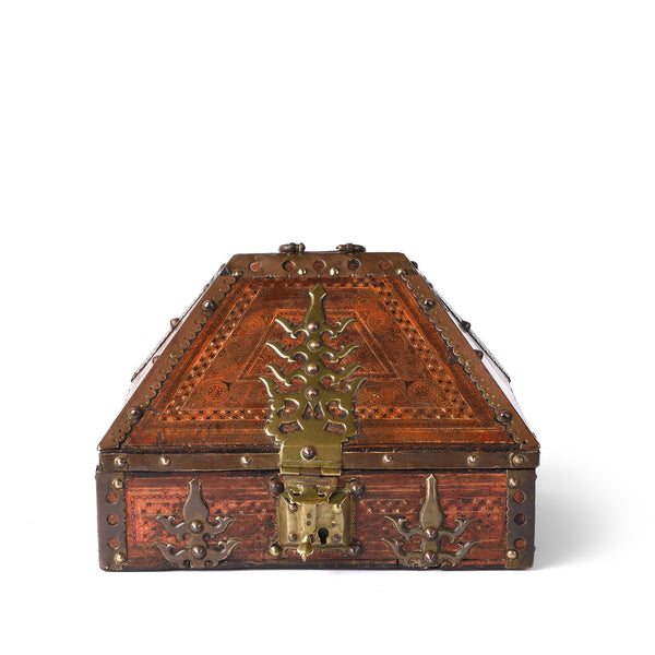 Painted Malabar Betel Nut Box From Kerala - Ca 1920 Painted Malabar Betel Nut Box From Kerala - Ca 1920