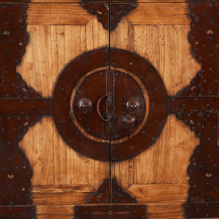 Central Detail From Japanese Ryobirake Kasane Dansu From Kanto | Indigo Antiques