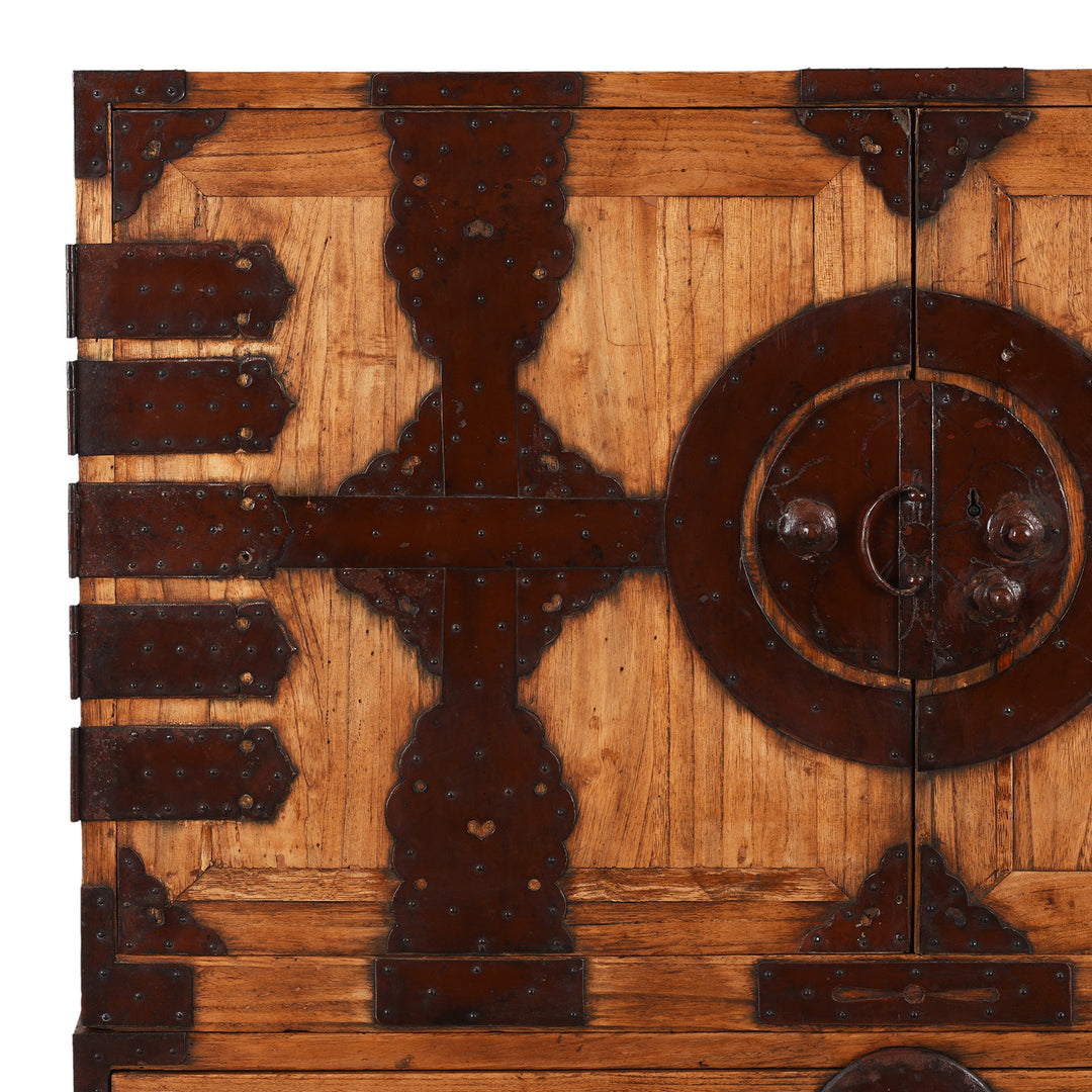 Corned Detail From Japanese Ryobirake Kasane Dansu From Kanto | Indigo Antiques