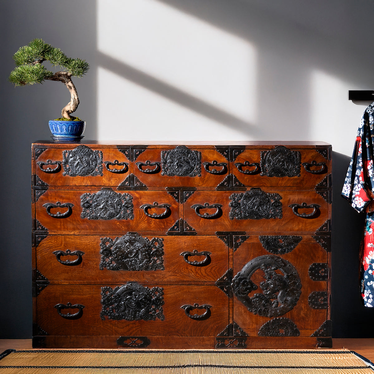 Keyaki Sendai Isho Dansu - Ca 1900 (Meiji Era) | Indigo Antiques