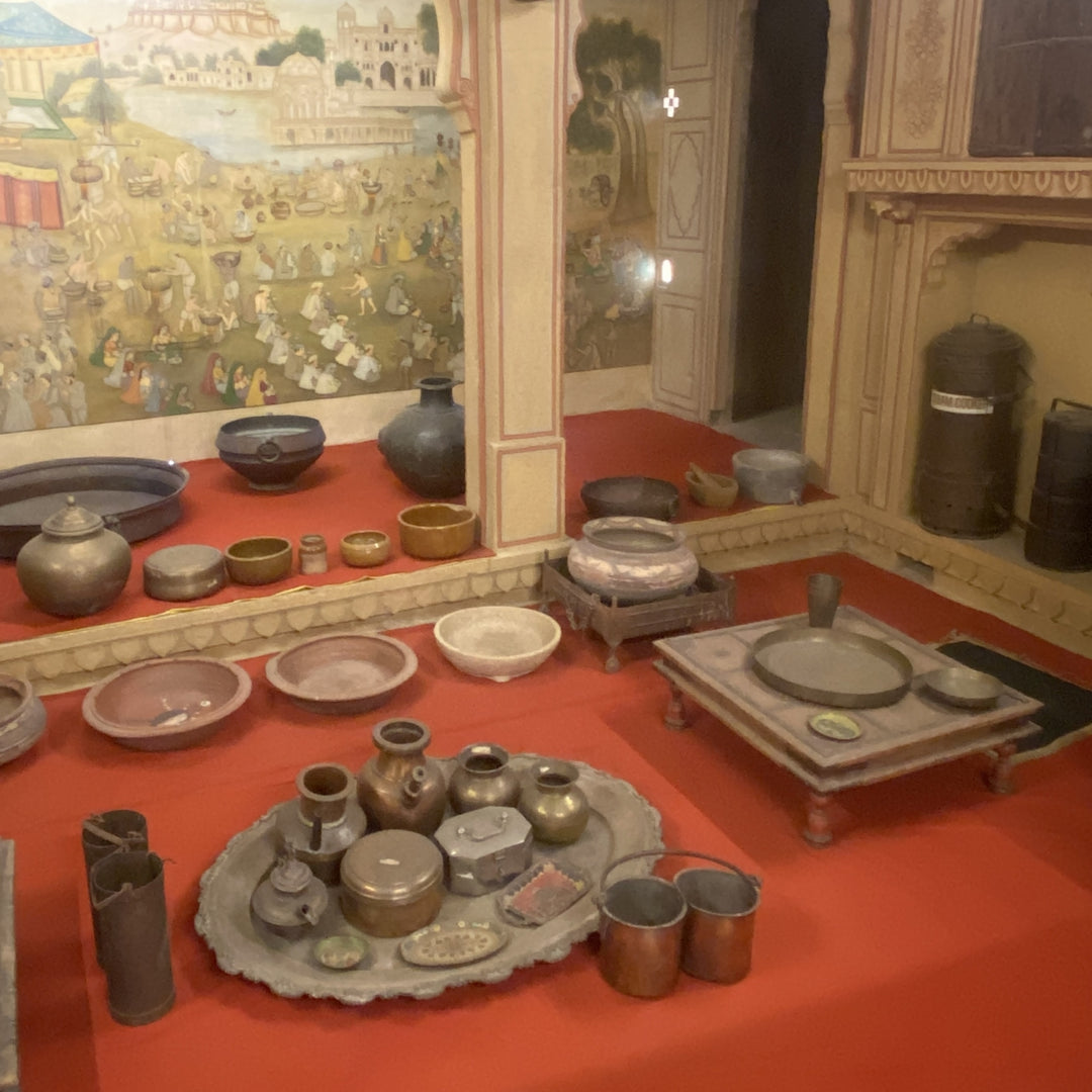 Antique Indian Bajot usage in the Patwaon-Ki-Haveli in Jaisalmer | Indigo Antiques