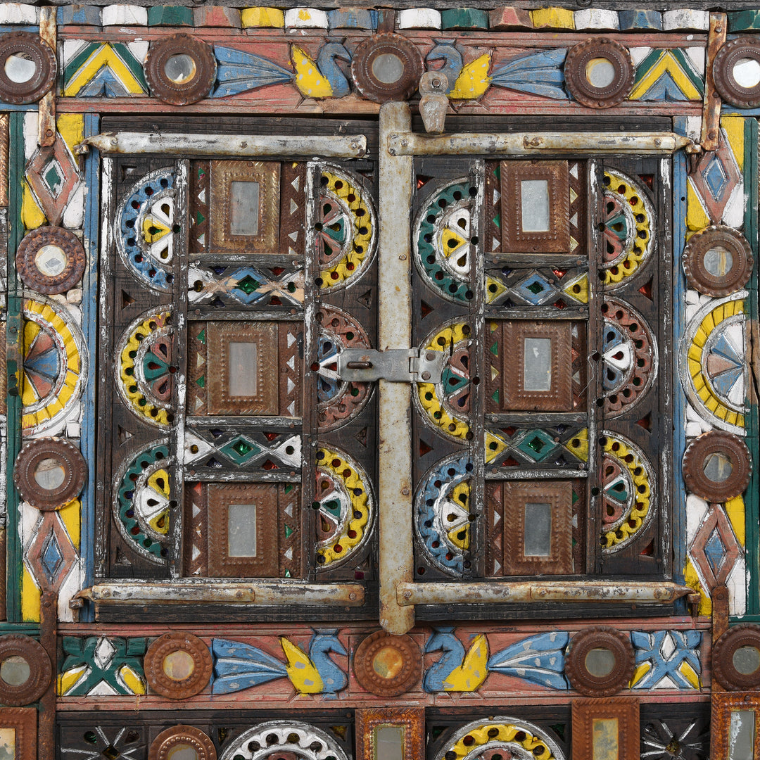 Latch & Doors Detail From Indian "Damchiya" Dowry Chest From Kutch - Ca 1920 | Indigo Antiques