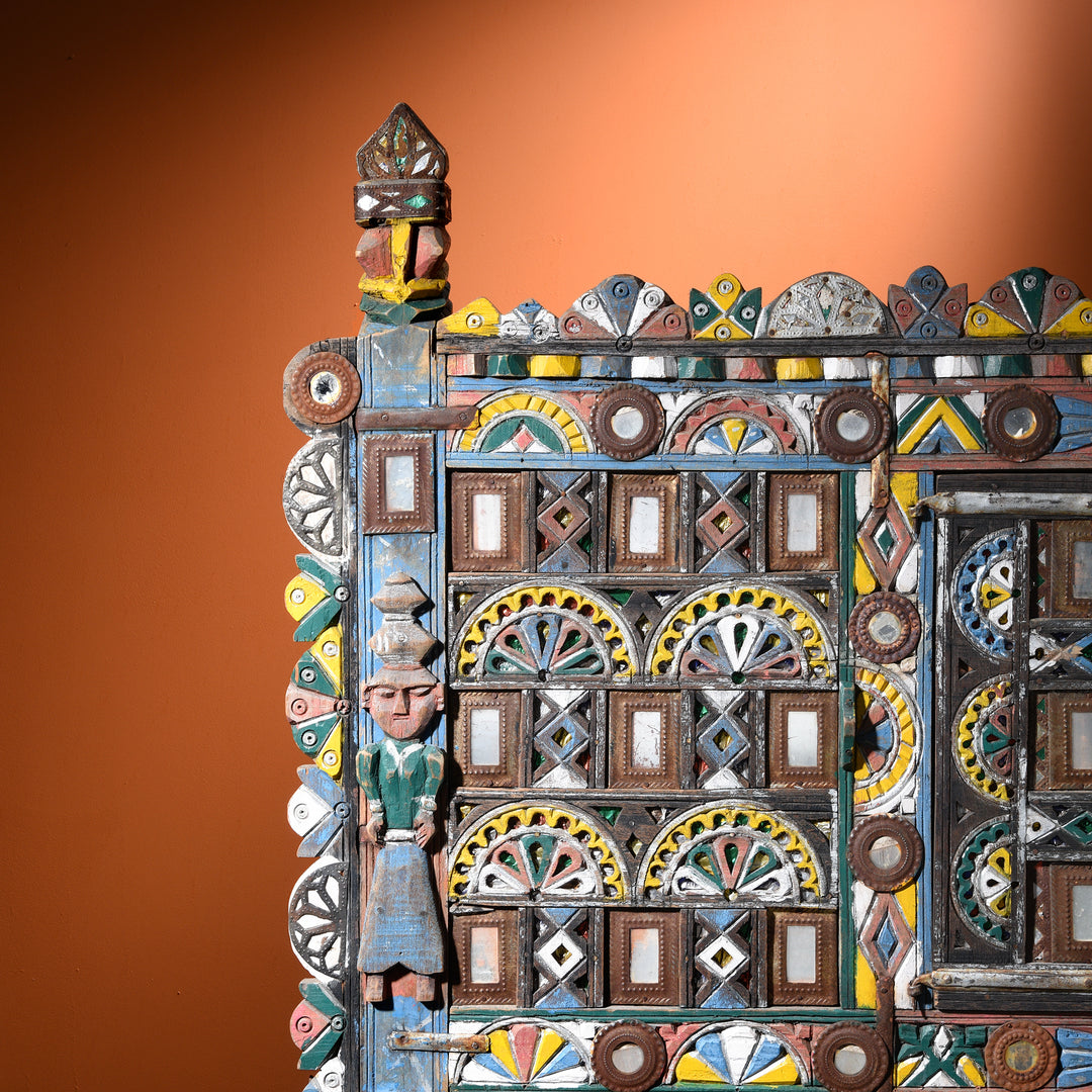 Corner Detail From Indian "Damchiya" Dowry Chest From Kutch - Ca 1920 | Indigo Antiques