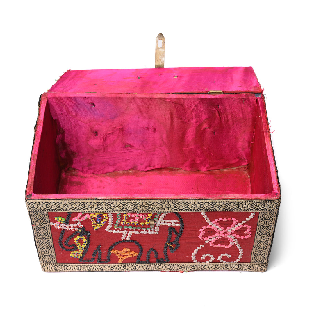 Interior Of Vintage Elephant Textile Box From Rajasthan - Ca 1950 | Indigo Antiques
