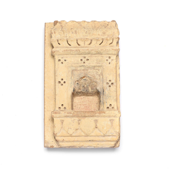 Carved Stone Lamp Niche From Rajasthan (Right Facing) - 18thC | Indigo Antiques