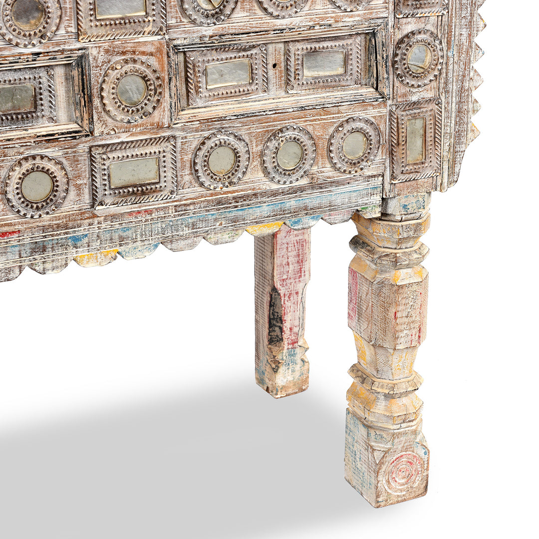 Leg detail of an Indian 'Damchiya' Dowry Chest From Kutch - Ca 1920 | Indigo Antiques