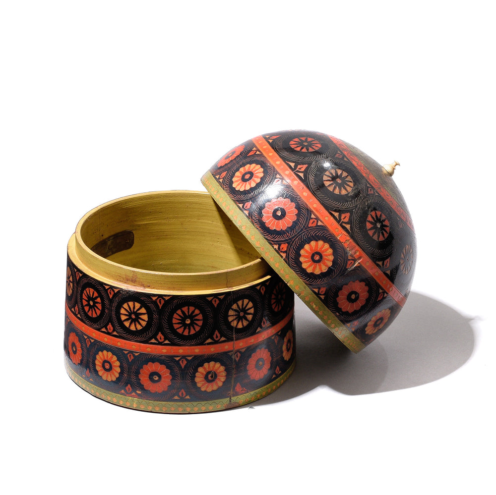 Antique Large Scratchwork Lacquer Pot From Chiniot, Punjab