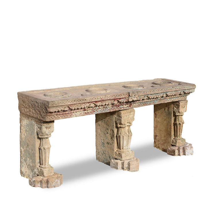 Angled View Of Carved Stone Indian Water Pot Stand (Parindah) From Gujerat - 19thC - 19thC | Indigo Antiques