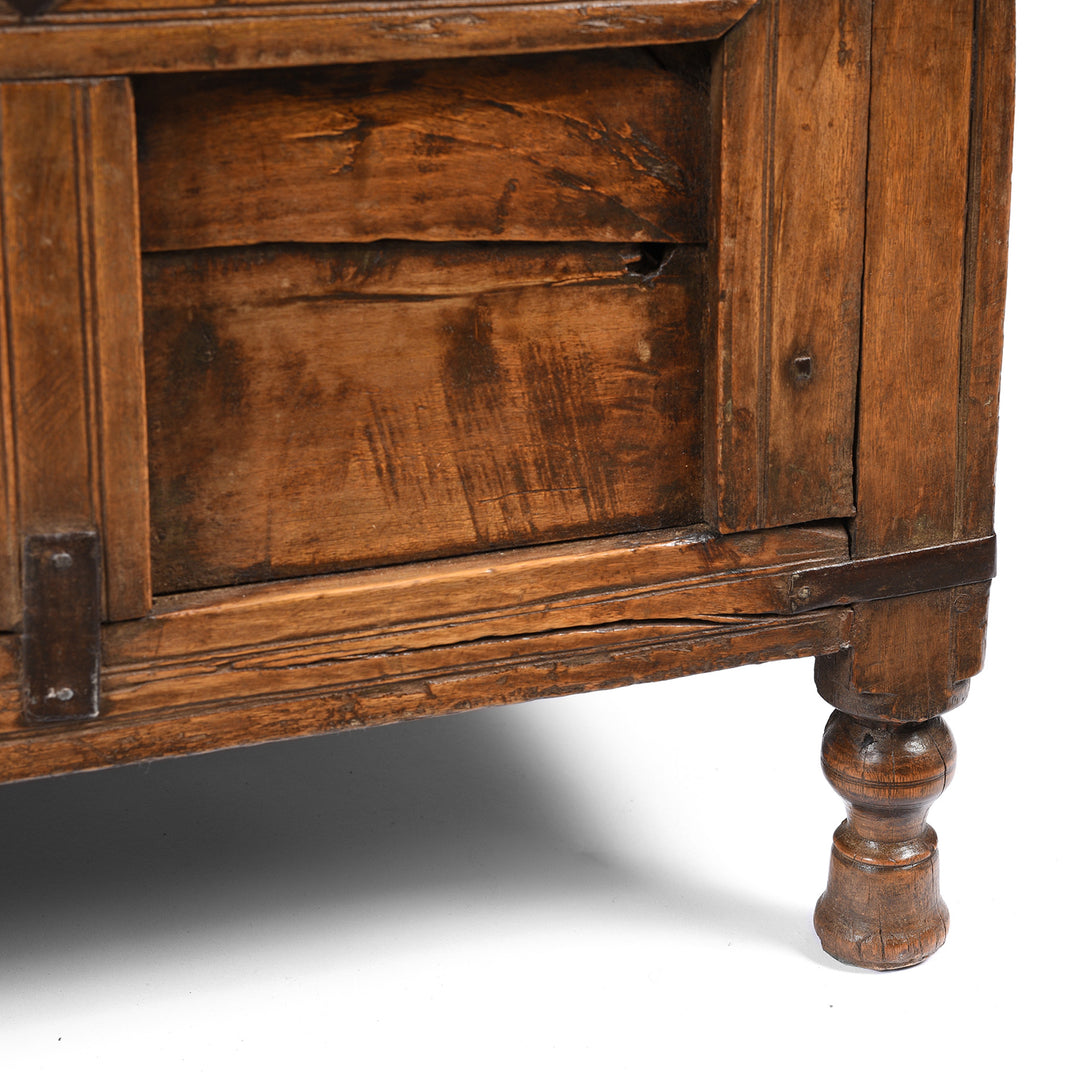 Leg Detail From Antique Indian Stick Box Storage Chest From Jaisalmer - 19thC | Indigo Antiques