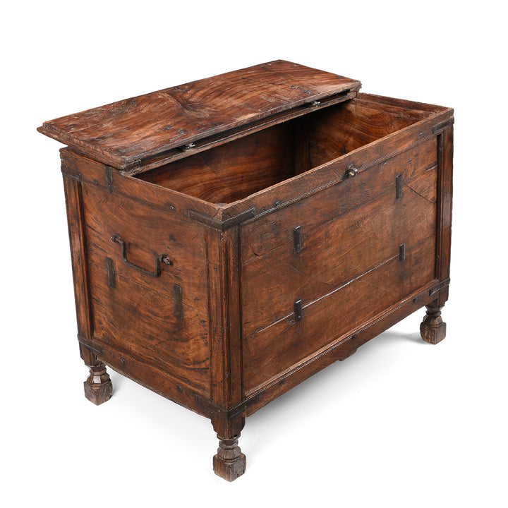 Open Lid View Of Roheda Wood Chest From Rajasthan - 19thC | Indigo Antiques
