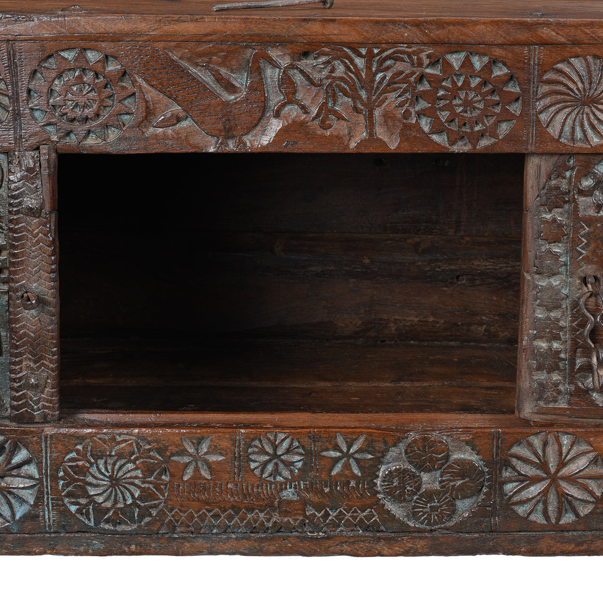 Interior Of Antique Indian Teak &quot;Damchiya&quot; Dowry Chest From Saurashtra - 19th Century | Indigo Antiques