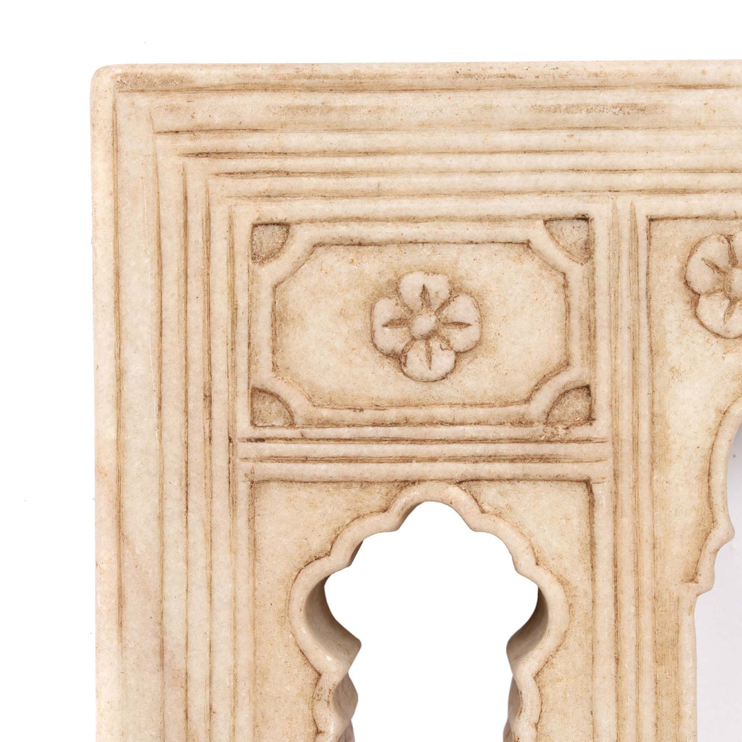 Corner Detail Of Marble Lamp Niche (3-Way) - Mughal Style | Indigo Antiques