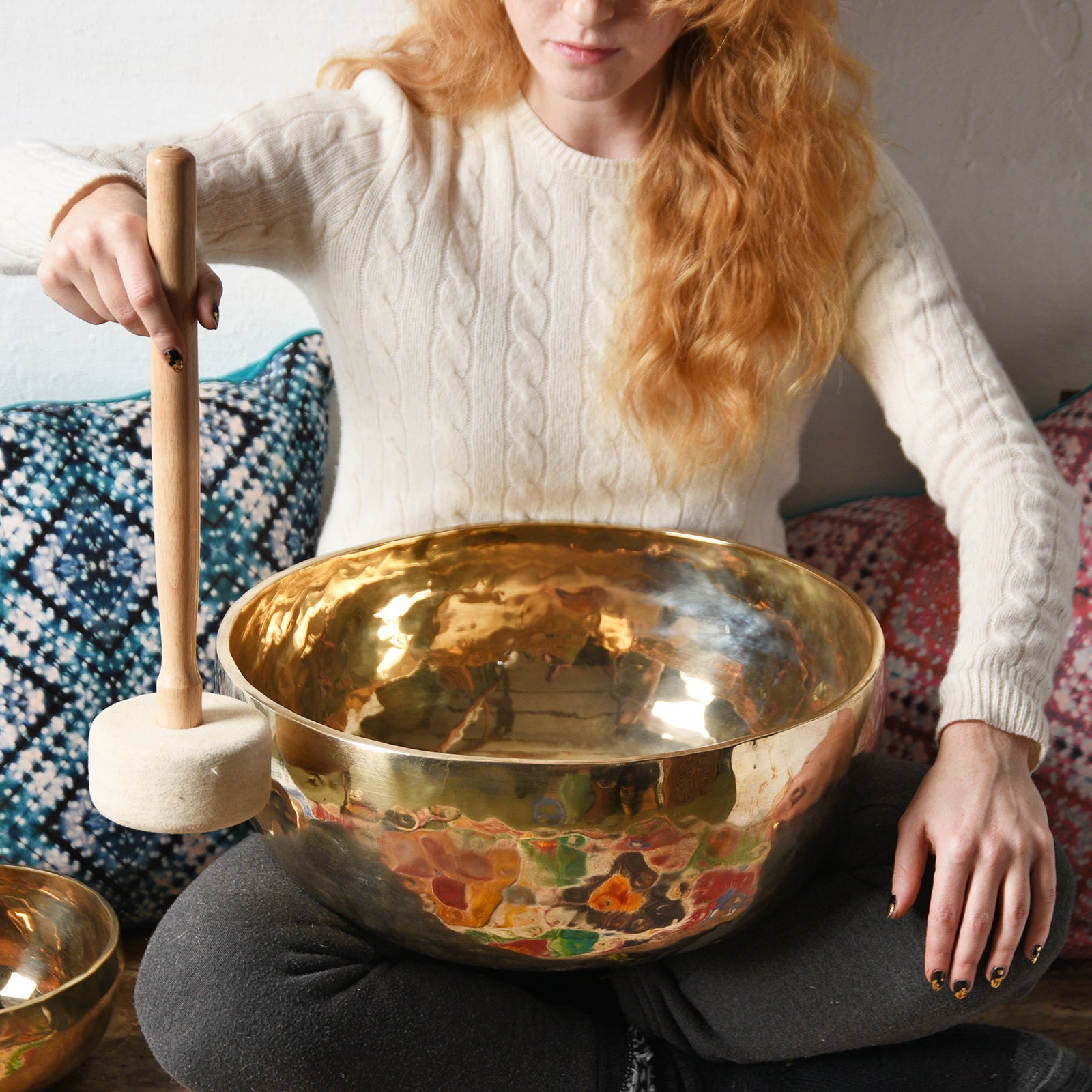 Metal Singing Bowl with mallet for sound healing and meditation | Indigo Antiques