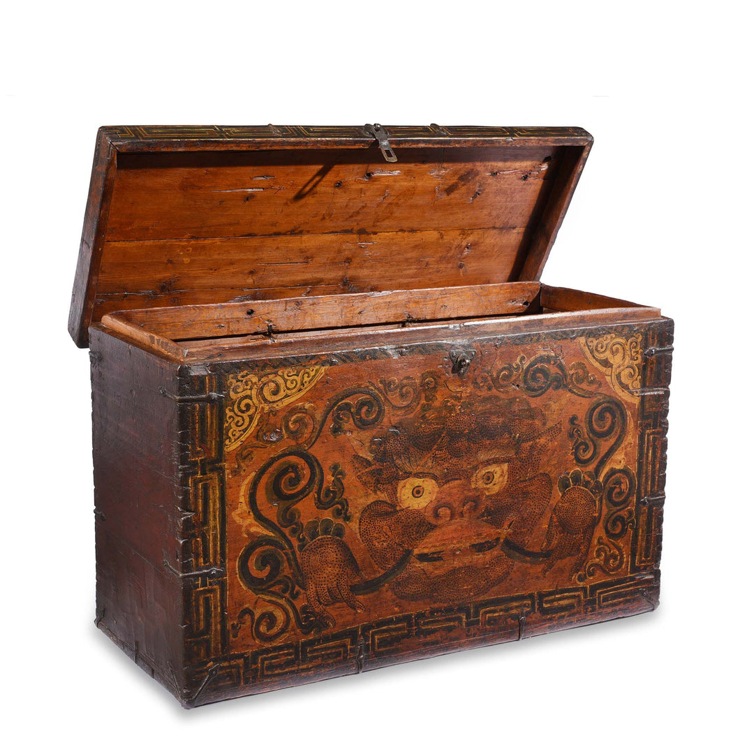 Open Lid VIew Of Painted Zeeba Chest From Tibet - Late 18thC | Indigo Antiques