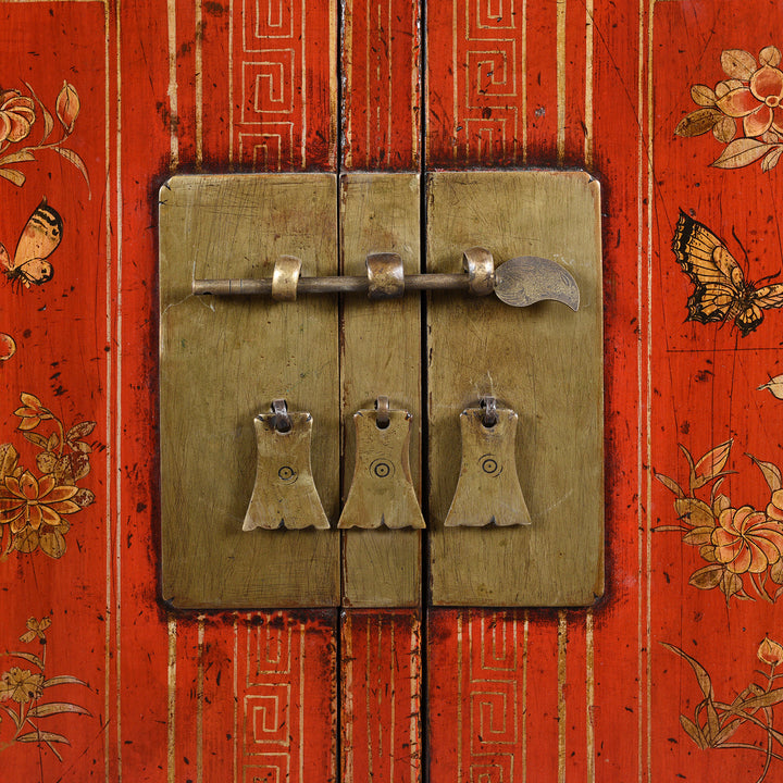 Locking plate View Of Red Lacquer Chinese Sideboard From Dongbei - Ca 1920 | INDIGO ANTIQUES