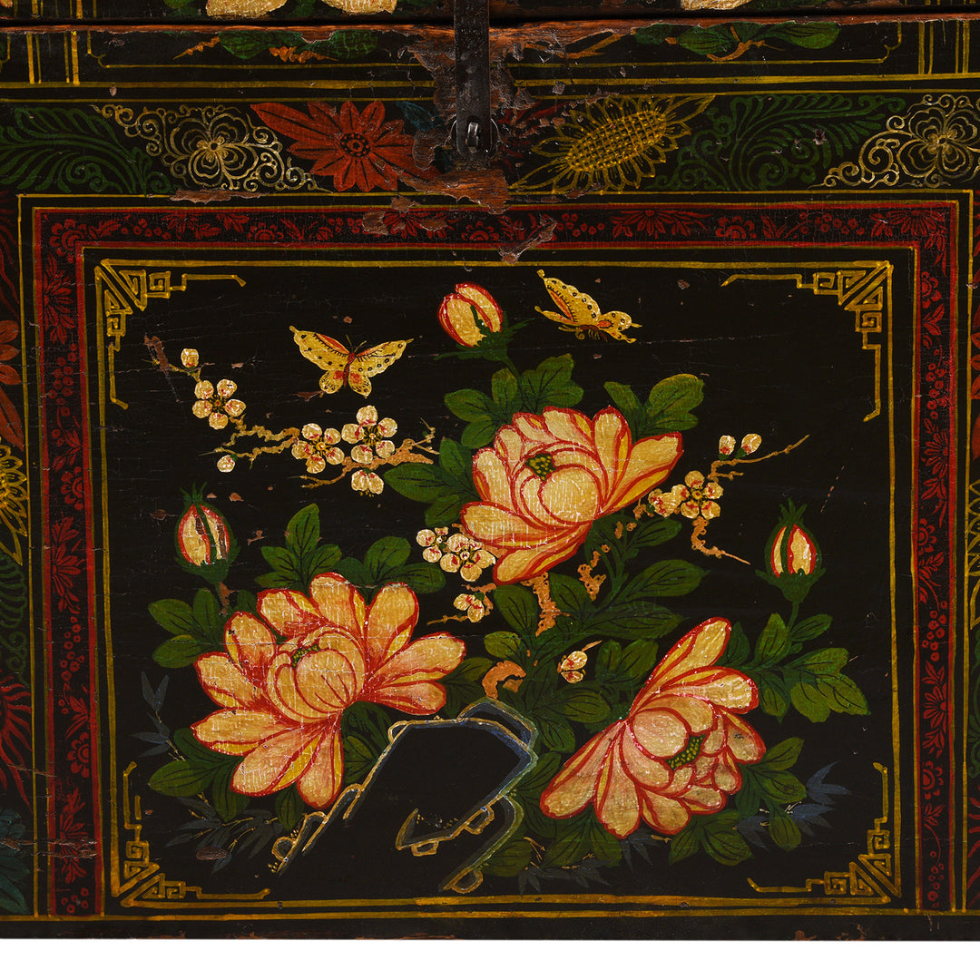 Middle Detail From Antique Painted Elm Opera Chest From Shanxi - 19th Century | Indigo Antiques