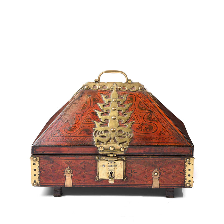 Painted Betel Nut Box With Mahjong Set From Kerala - 19thC | Indigo Antiques