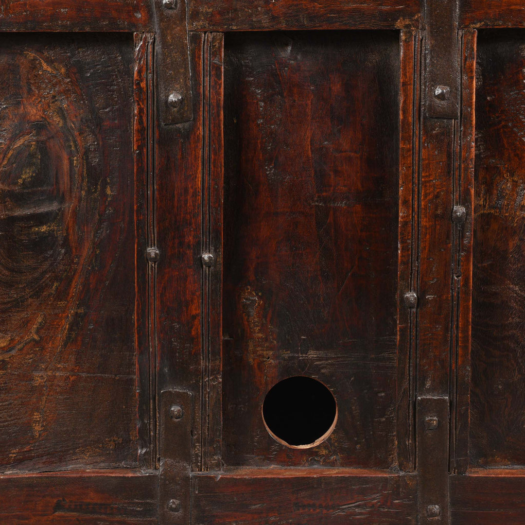 Hole Detail From Manjus (Dowry Chest) From Banswara Tribal Region - 19thC | Indigo Antiques