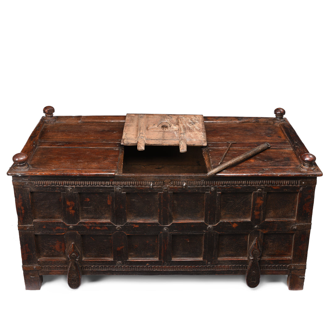 Open Hatch View From Nepalese Chest From Tribal Temang - 19thC | Indigo Antiques