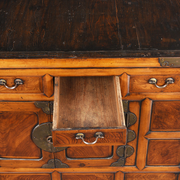 Drawer Detail FromBurr Elm Korean Morijang Side Cabinet - Early 20thC | Indigo Antiques 
