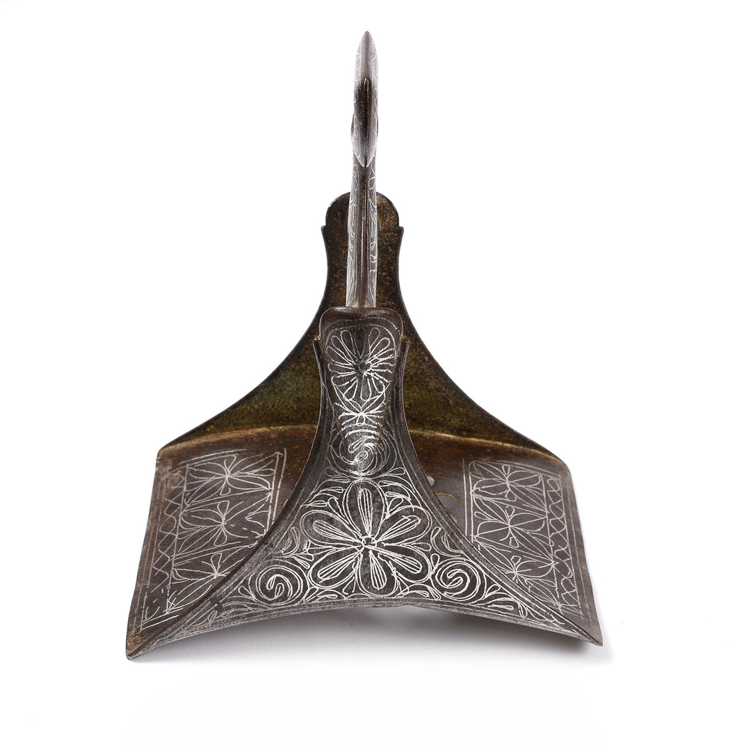 Side View Of Antique Indo-Persian Silver Inlaid Damascened Steel Stirrups - 19th Century