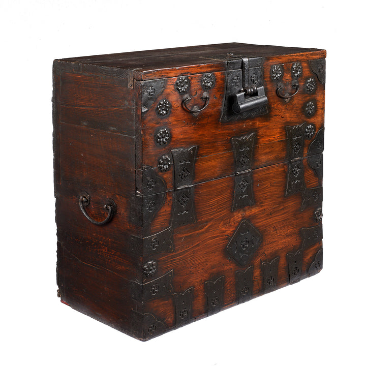 Angled View Of Antique Korean Pine & Iron Bandaji From Yangsan - 19th Century